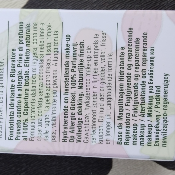 Clinique Makeup Repairing&Hydrating Makeup - Picture 5 of 8